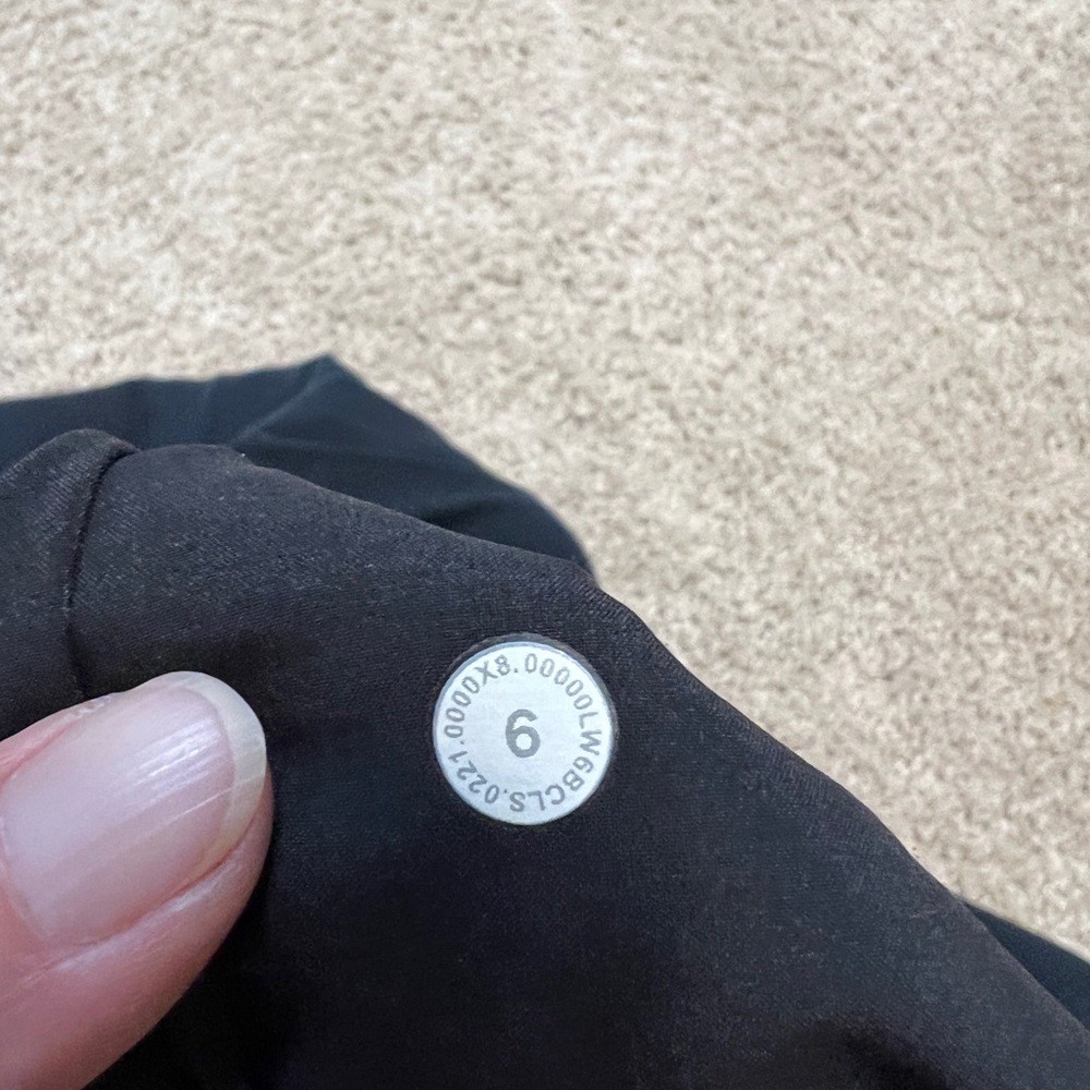 Women’s Lululemon Metropolis Maven High Rise Crop Pants Size 6 - Picture 4 of 11
